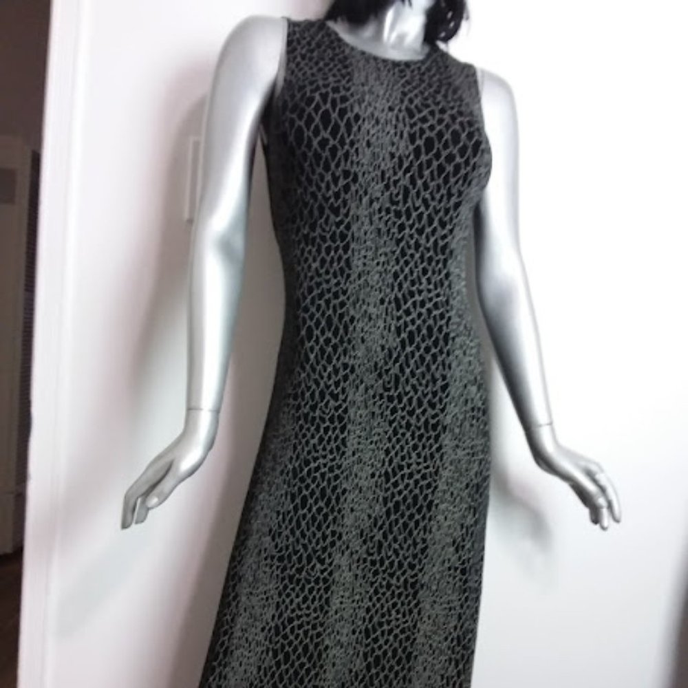 Ronni Nicole Women's Sheath Maxi Dress Size 4 Sleeveless Black/White texture VTG